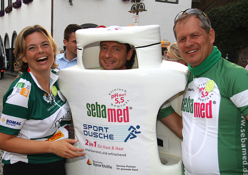 Mit im Bild: Julia Klöckner